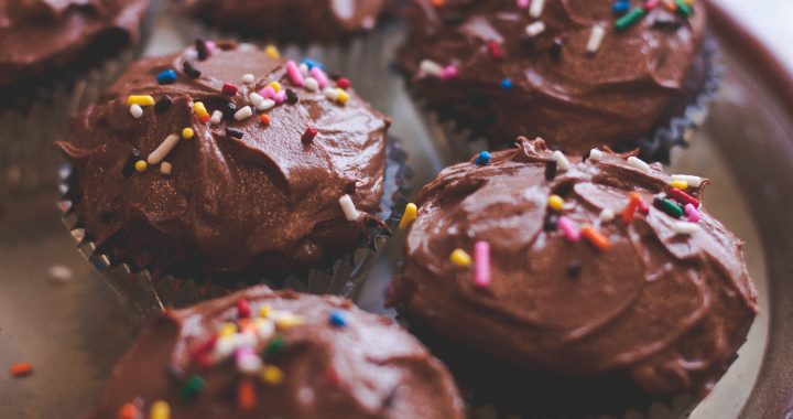 Perché mangiare cioccolata ed essere (un po’ più) felici